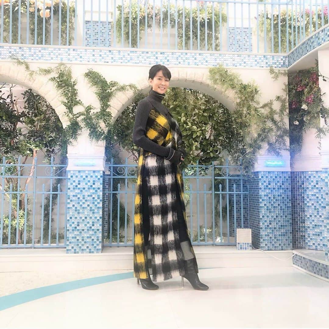 のインスタグラム：「今日はあさイチでした！  #nhk #あさイチ #衣装　#maisonmargiela #内田恭子　#kyokouchida」