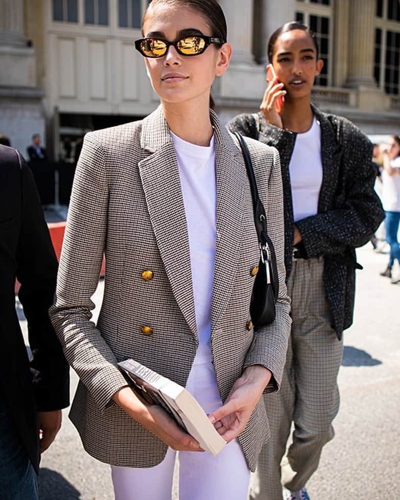 GILTさんのインスタグラム写真 - (GILTInstagram)「In case you needed another reason to get yourself a blazer. #KaiaGerber」12月2日 10時59分 - gilt