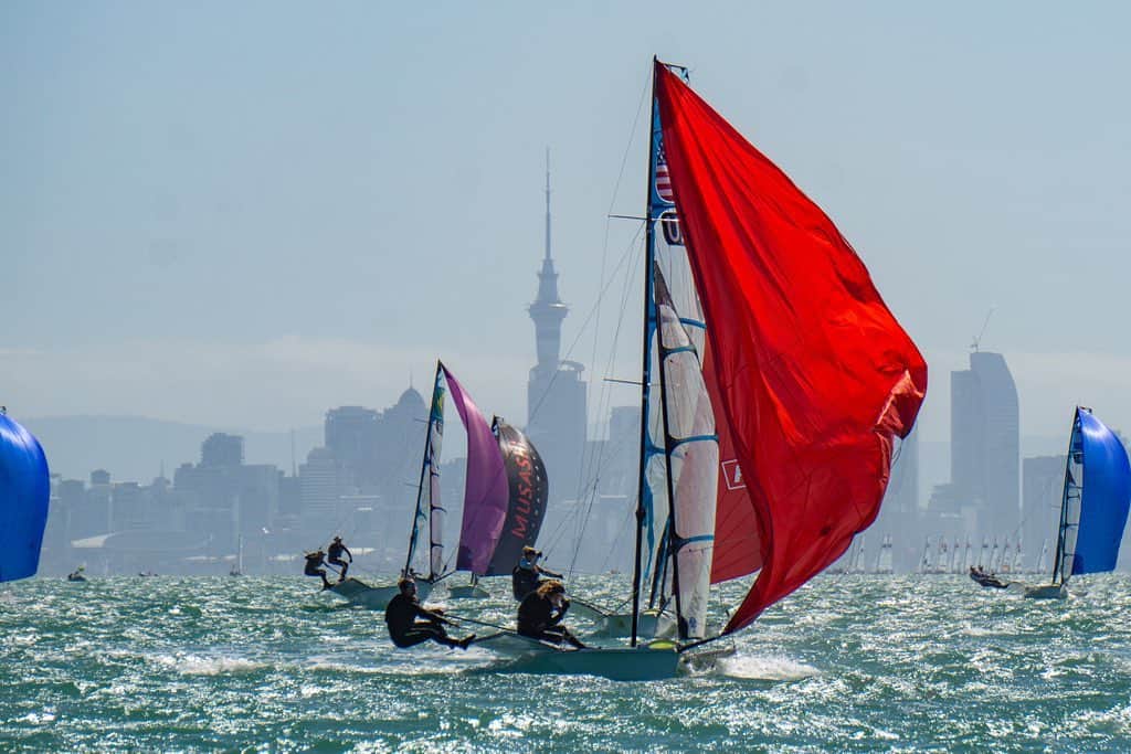 パリス・ヘンケンのインスタグラム：「The 2019 World Championships start tomorrow and we are stoked to be here racing against the worlds best! 🤩」