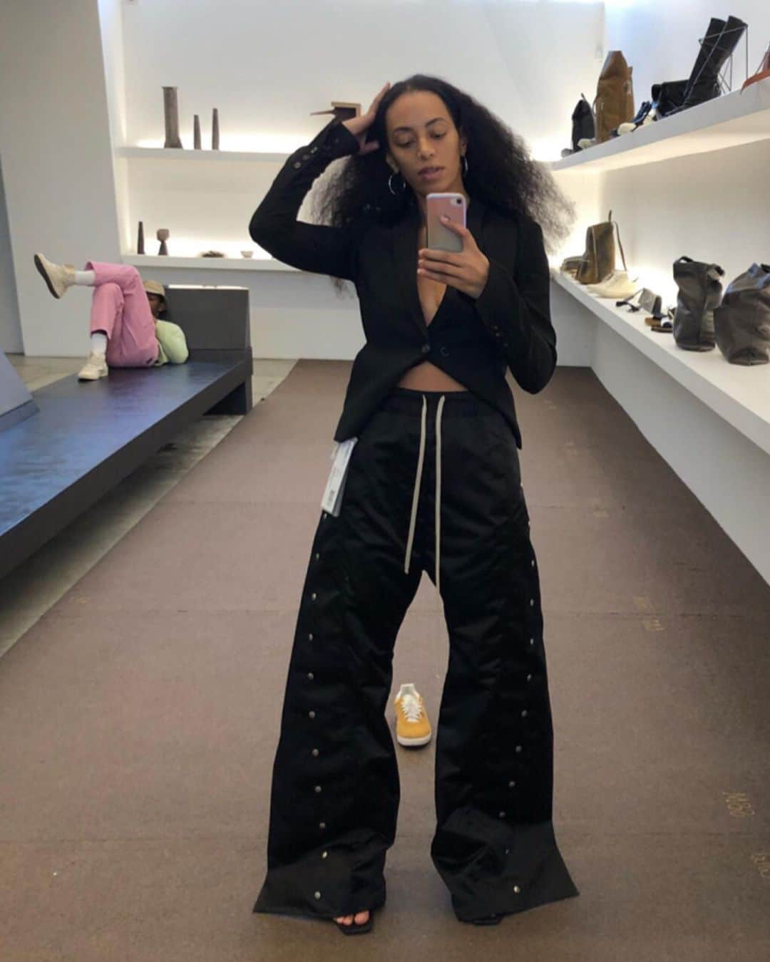 ソランジュさんのインスタグラム写真 - (ソランジュInstagram)「it meeeeeee 🖤」12月2日 11時11分 - solangeknowles