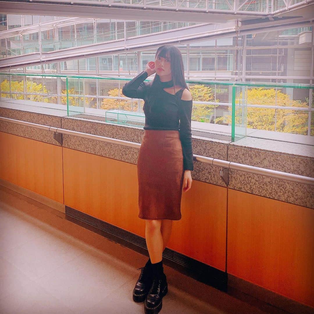 根岸愛のインスタグラム：「昨日の私服🥳 おnewのスカート👗 #fashion #murua #evris #ねぎしふく #ねぎ私服」
