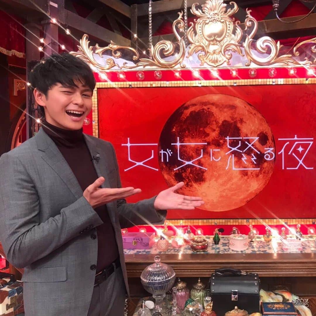 映画『午前0時、キスしに来てよ』のインスタグラム：「💫#0キス オンエア情報📺﻿ ﻿ 今夜12/2（月）21:00〜放送﻿ 「#女が女に怒る夜 」に﻿ #眞栄田郷敦 さんが出演👏💙﻿ ﻿ キラキラ仕様✨！﻿ ﻿ ぜひご覧ください😉💕！﻿ ﻿ #午前0時キスしに来てよ ﻿ #12月6日公開 ﻿ #ツイッターもみてね #かっこいい ！」