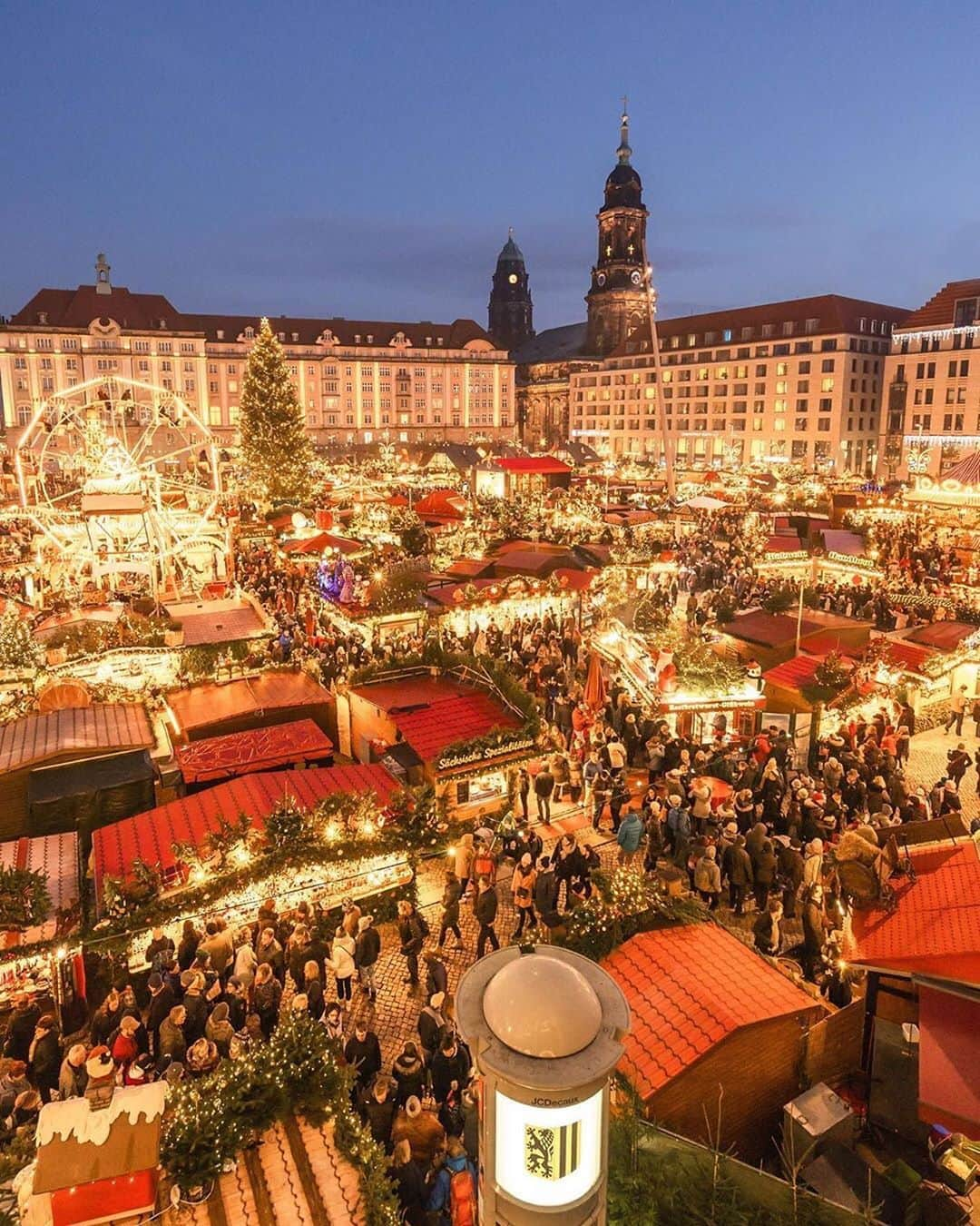 Earth Picsさんのインスタグラム写真 - (Earth PicsInstagram)「Christmas 🎄 spirit in Dresden Germany 🇩🇪 by @magictiron . .  #earthpix #wildlifephotography  #photography #earth #travel  #animals #nature #naturephotography #awesome_earthpix #travelblog, #travels, #traveladdict, #travellife, #travelphoto, #travelpics, #traveldiaries, #travelbug, #travelawesome, #travelpic, #travelers, #travelgirl, #traveldiary, #traveldeeper, #travellingthroughtheworld, #travellers, #travelmore,#traveller, #travellersclub,」12月2日 16時53分 - earthpix