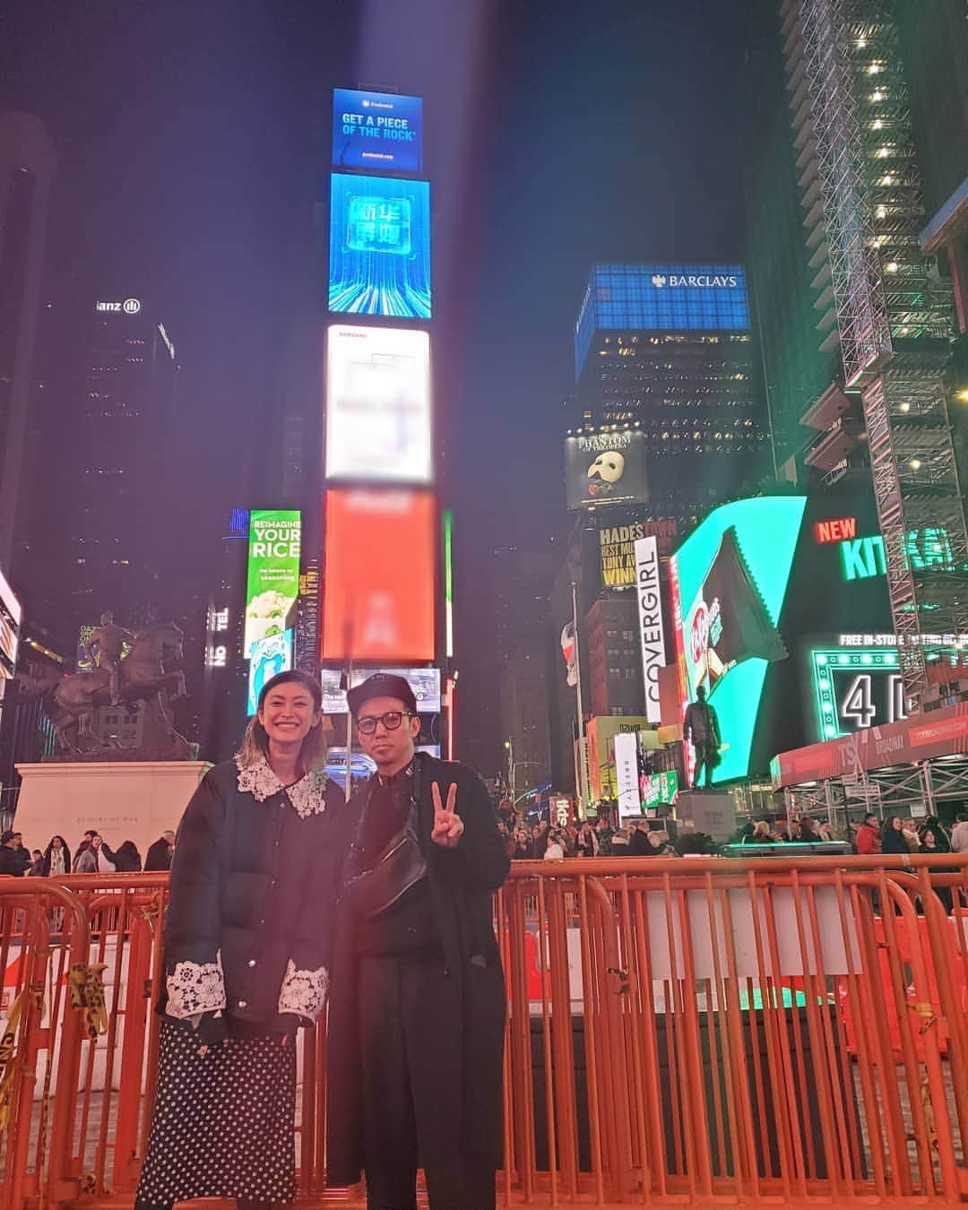山田優さんのインスタグラム写真 - (山田優Instagram)「ThanksgivingはNew Yorkへ。。。 New Yorkといえば、、、 綾部さん！  まさかの会えちゃいました。  #newyork  #綾部祐二  #newyorkに行ったら #綾部さんと写真撮らなきゃ #thanksgiving」12月2日 12時03分 - yu_yamada_