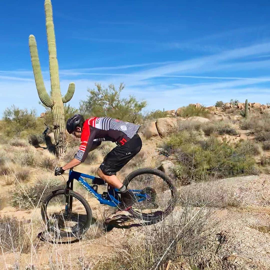 フランシスコ･ラチョースキーさんのインスタグラム写真 - (フランシスコ･ラチョースキーInstagram)「Today was a good day! 🌵🚲🌵 #boombaby thanks @reggiemillertnt for the sike shirt #ballers」12月2日 12時15分 - chico_lachowski