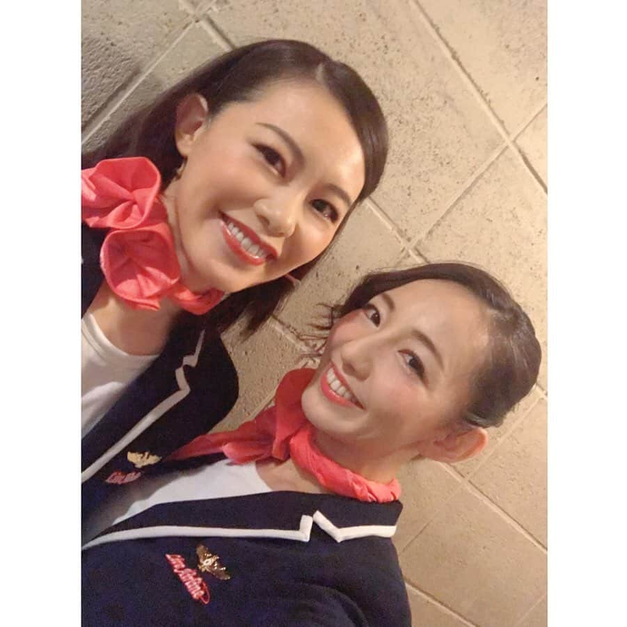 咲希あかねさんのインスタグラム写真 - (咲希あかねInstagram)「#liveairline  あっという間の14公演でした！  #宇月颯 さん ストイックで舞台に対して真摯に向き合うとしさんが座長だったから、キャストスタッフが1つにまとまったんだと思います！ 踊り歌芝居、全部が本当に素敵😆 大好き♡  回想の場面の好きなところは、 デュエットダンスの後に、洋介さんが『君を愛してる』って言う前の『ケイティ』の言い方が好きでした♡笑 『結婚して下さい』の前のタメも好きだったな！笑  #ミュージカル #ライブエアライン  #俳優座 #宝塚 #og #月組  #としちゅー 笑」12月2日 12時29分 - akane_saki