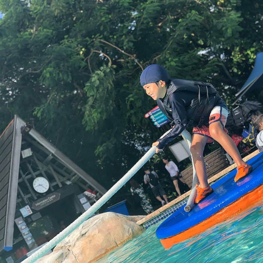 大西宏明さんのインスタグラム写真 - (大西宏明Instagram)「ホテル敷地内のWater Parkでひたすら遊びました🏊‍♂️⛱ 子供にとっては最高のホテルやったね🤩🤩🤩 #家族旅行 #guam🌴  #picグアム  #子供大はしゃぎ #大切な時間 #一日中遊び尽くす #息子の体力無限大  #ひくほど元気 😂 #waterpark  #myfamily  #picguam  #昨夜 #帰国しましたよ #本日から休んだ分 #ビチクソ働きます #smile #ほなっ！！」12月2日 12時49分 - ohnishi_hiroaki_0428