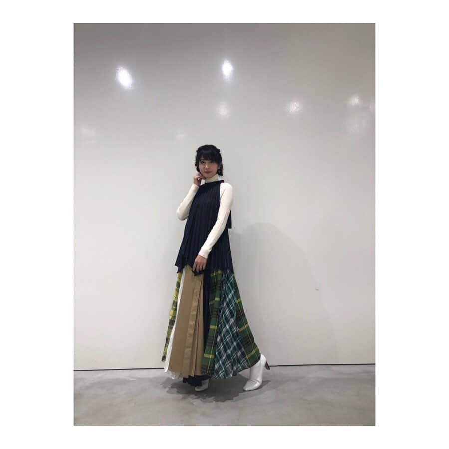 松田るかさんのインスタグラム写真 - (松田るかInstagram)「インスタサボり過ぎてました…すみません… 先日の東京暇人の衣装です◎ . tops/skirt : @ezumi.official  ring/pierce : @bellesiora_official . . #東京暇人 #ezumi #bellesiora」12月2日 12時59分 - imrukam