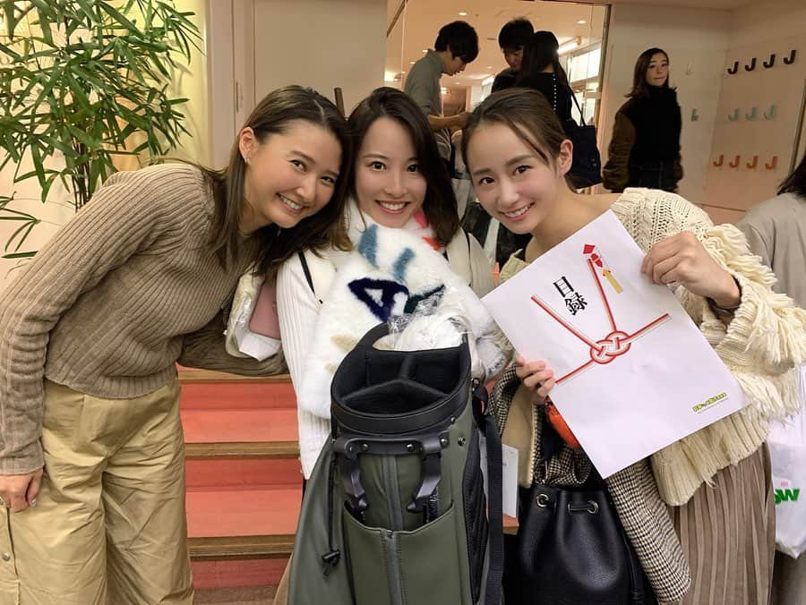 筒井萌子さんのインスタグラム写真 - (筒井萌子Instagram)「* ずっと楽しみにしていたAHO杯⛳️ スコア93でベストスコア更新しました◡̈⋆ 去年はまだゴルフを始めたばかりで初コンペだった為 知り合いもいなくて心細かった😅 今年は知り合いがた〜くさんいて 1年間でこんなにも素敵な人達と出会えてたんだって 一人感動しちゃってた✨ 繋げてくれた方々に感謝感謝です*•.❥◡̈*.。 ・ 今回お友達を2人誘って初ラウンドだったけど 楽しかったみたいで凄く嬉しかった✨ また来年は80台目指して練習がんばろっと💕 ありがとうございました😊 ・ #筒井萌子 #女優 #actress #モデル #model #岡山  #shooting #instagood #instalike #converse #撮影 #followme #instalike #ゴルフ #ゴルフ女子 #ゴルフコーデ #골프 #좋아요반사 #좋아요그램 #좋아요환영 #데일리그램 #패션 #오오티디 #카페 #Tiffany #tiffany #tiffanyandconecklace」12月2日 13時08分 - tsutsui.moeko.o