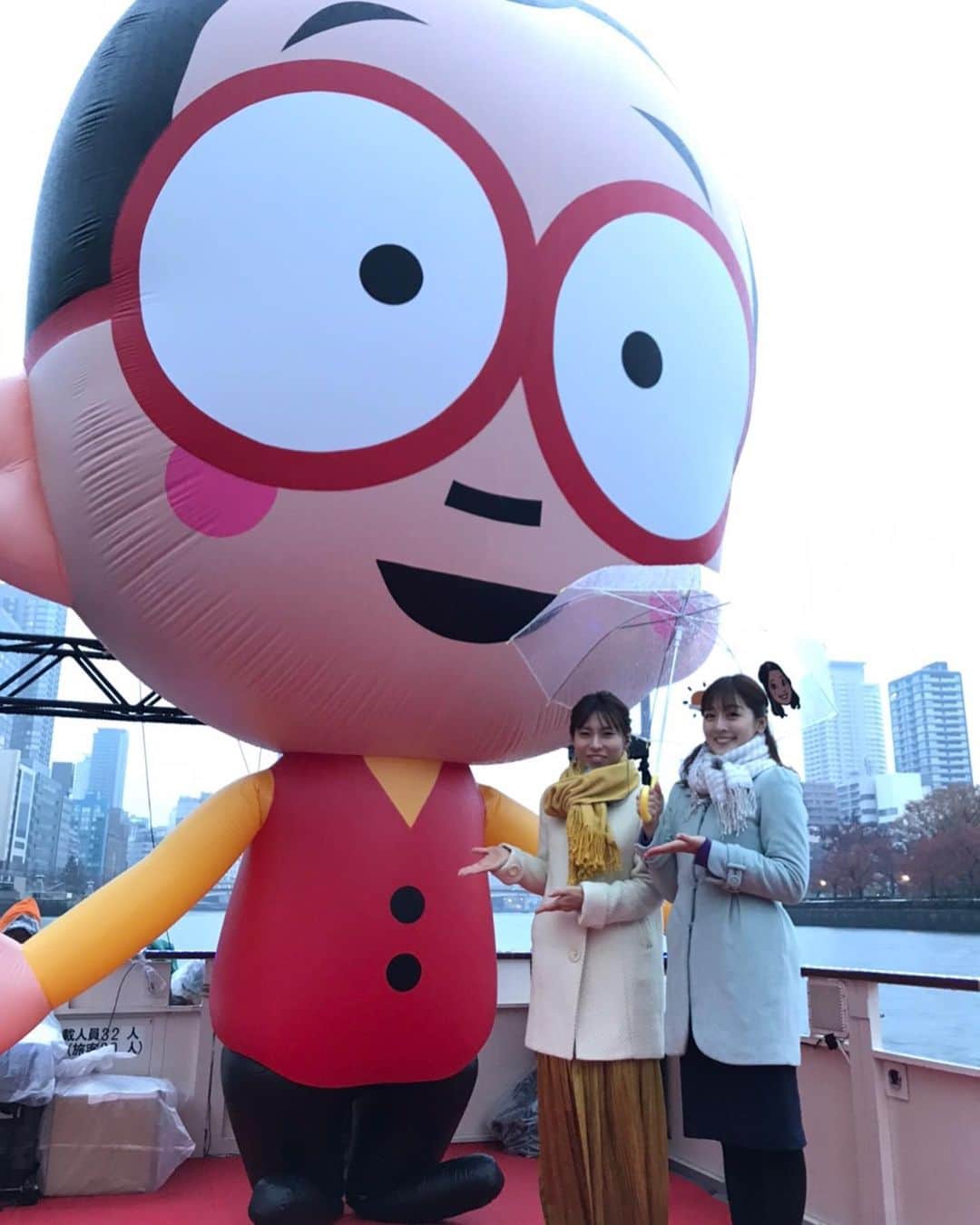 中村秀香のインスタグラム：「祝🌟還暦 .  今日は森さんのお誕生日🎂✨ 巨大な森ちゃんバルーンが大阪市内を巡っているみたいです！ .  見かけた方、いらっしゃいますか〜？(^^) .  #すまたん」
