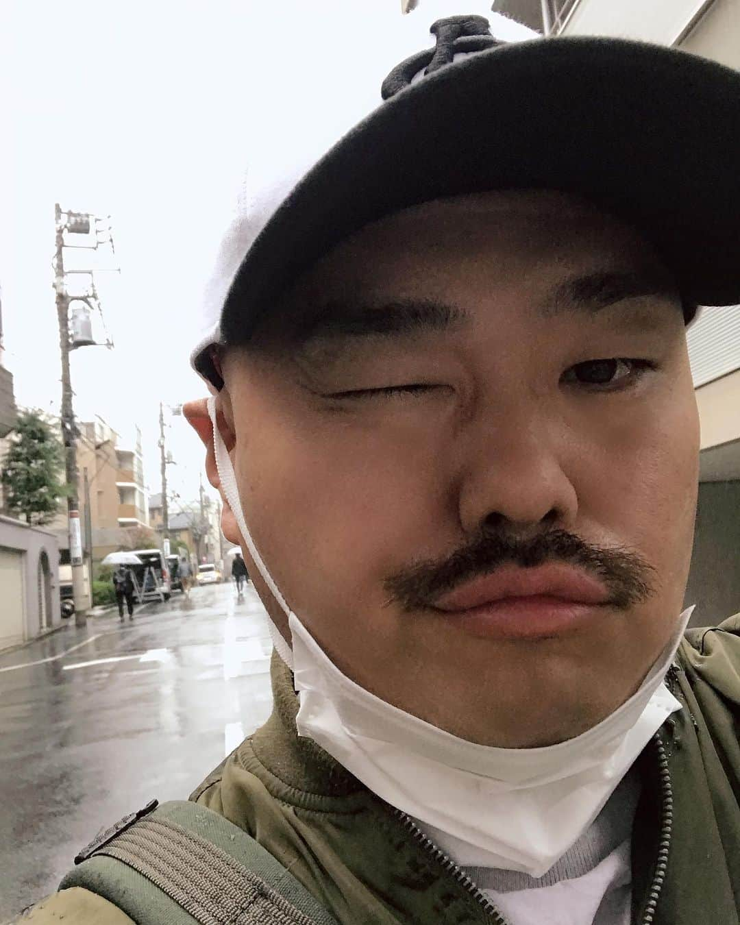 クロちゃんさんのインスタグラム写真 - (クロちゃんInstagram)「雨降ってるけど、やっぱり今日も傘ささないよ。 夕方にはやむみたいだから、それまでは濡れてしまうよ。 だって、自然とともにこれからも生きるんだからね。」12月2日 13時39分 - kurochandesuwawa