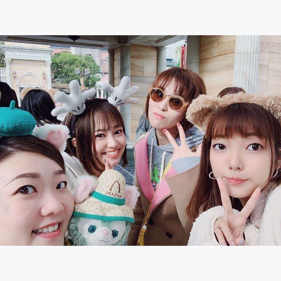 舞雛かのんさんのインスタグラム写真 - (舞雛かのんInstagram)「disneysea🎄💛 先日、元月組の上級生の方たちとクリスマスディズニーに行きました♪. . お昼ご飯食べながら話していたら、あっという間に3時間とか過ぎちゃってびっくりw. . 初めてのソアリンとっても感動しました✨. そして、普段なかなか出来ないキャラクターグリーティングも‪‪❤︎‬. . 久しぶりに朝から夜まで思いっきり楽しんじゃったっ♪. . #disneysea #christmas  #時差投稿でごめんなさい」12月2日 13時54分 - mizho_601