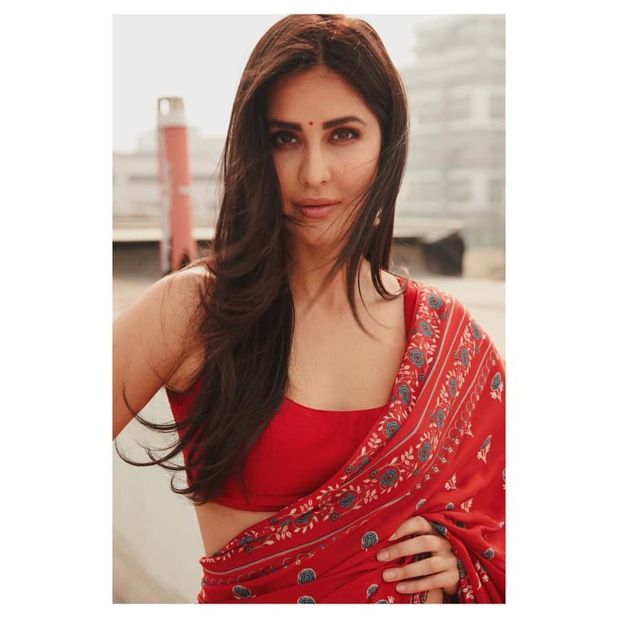 カトリーナ・カイフさんのインスタグラム写真 - (カトリーナ・カイフInstagram)「🌺」12月2日 13時50分 - katrinakaif