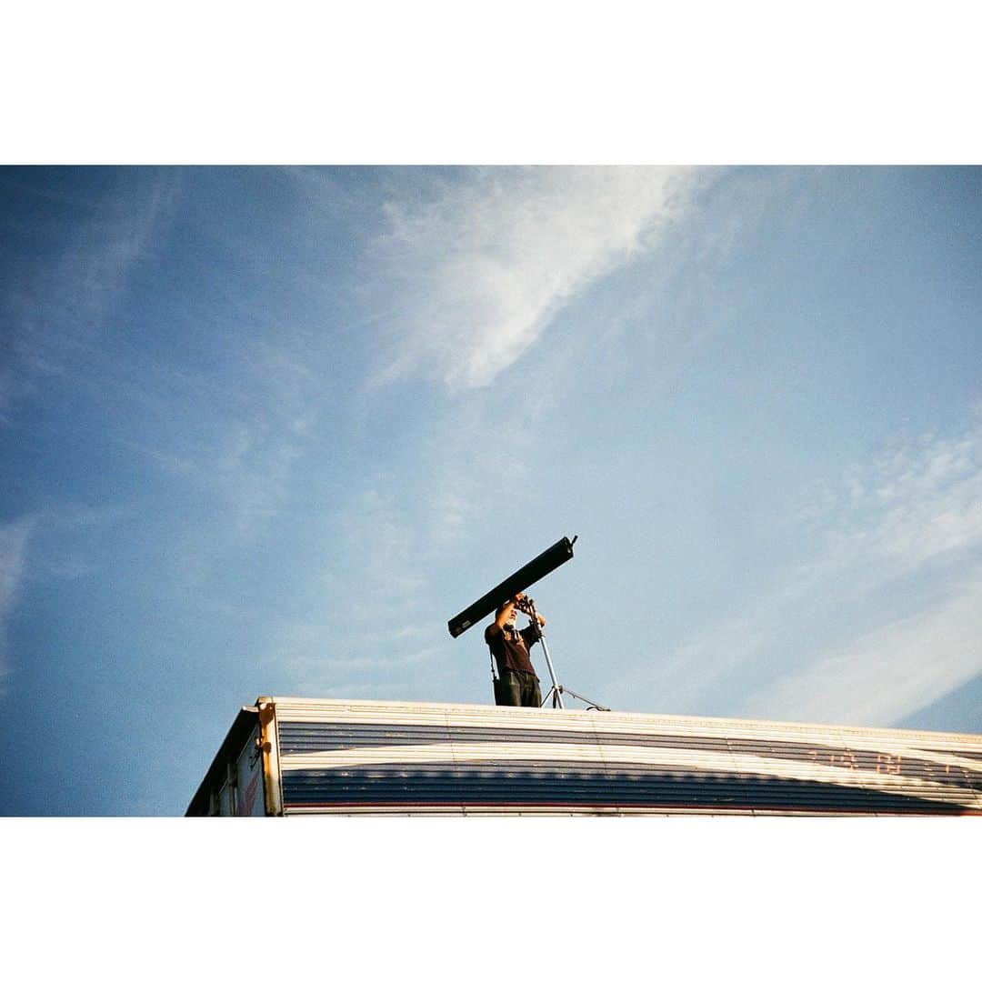 森田想さんのインスタグラム写真 - (森田想Instagram)「空より太陽より照らしてくれる鳥内さん #映画辰巳　#film #minolta」12月2日 14時12分 - kokoro_morita