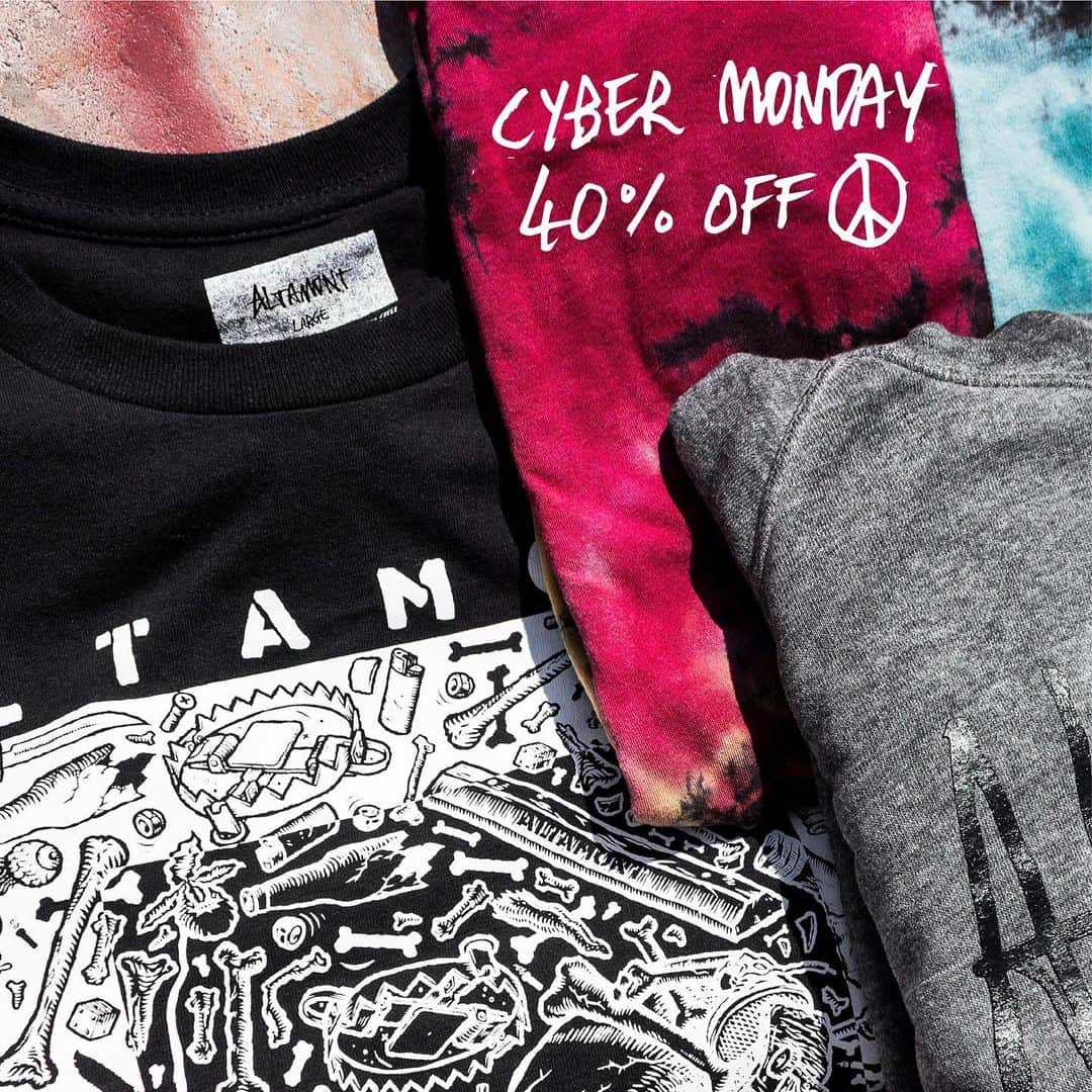 オルタモントのインスタグラム：「More site wide discounts start tonight with code CM40💣💣💣and end midnight tuesday #CFADC #cutfromadifferentcloth #defineyourdecade」