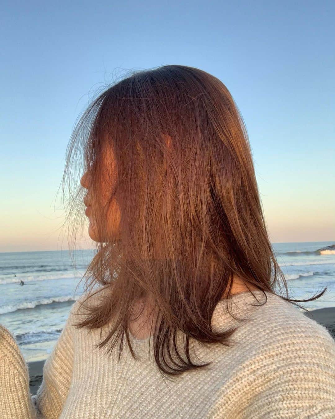 栗山遥さんのインスタグラム写真 - (栗山遥Instagram)「Golden hour🌿 寒くてサーフィンはお休み。 最近少しだけ、 ざわざわしていた心と、力が入ってしまっていた身体を 落ち着かせる時間。 海や自然の中で過ごすことって、 最高のデトックス法💓✨💓」12月2日 15時03分 - harukakuriyama