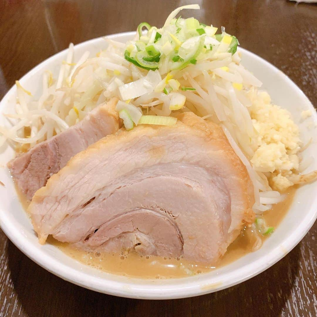 赤羽さんのインスタグラム写真 - (赤羽Instagram)「#ちばから渋谷道玄坂店  ラーメン豚一切れ🐷 無料トッピングのネギが嬉しいです😊  #逃亡メシ #逃亡飯 #ちばから #ラーメン #ラーメンインスタグラマー  #ラーメンデータベース  #ラーメンdb #ラーメンインスタグラム  #ラーメンパトロール」12月2日 15時12分 - akabass