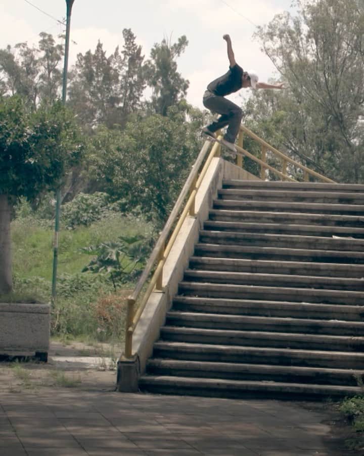 adidas Skateboardingのインスタグラム：「DAS AMERICAS captures a journey across Latin America with our team from Argentina, Brazil, Chile, Costa Rica, Colombia, Panama, Mexico, and Peru /// Featuring @akirashiroma @bastianunez_ @rodrigotx @guerisalez @gggerinho @joakingoto @costarrr_ @vimendonca__ @paulacostales and many more, #adidasDASAMERICAS is now playing on the #adidasSkateboarding YouTube channel.  Sit back and enjoy. • 🎥 @marcos_rdsj 🎶 @klausbohms」
