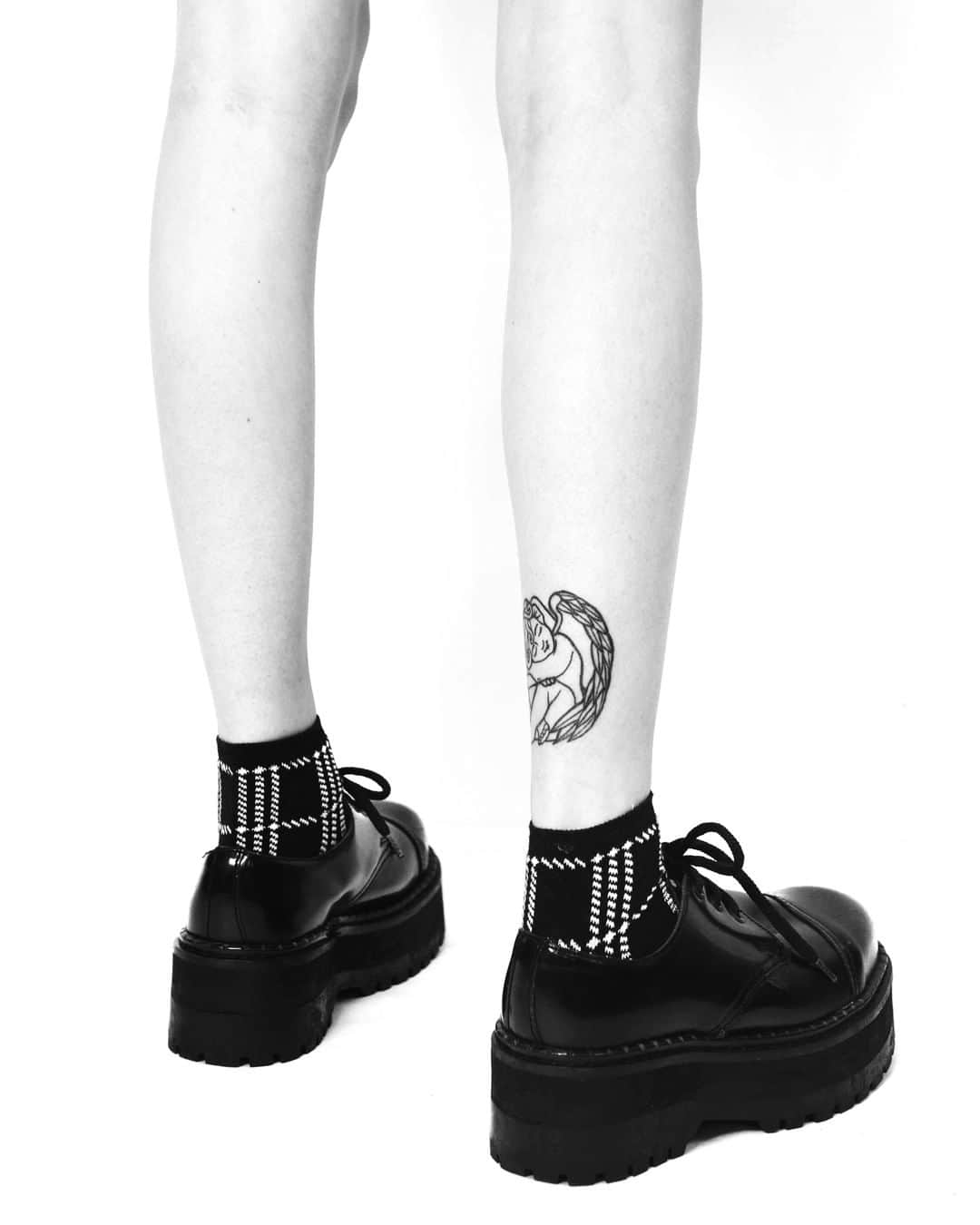 のインスタグラム：「The Original Tracker Shoe- this is the Triple sole version in black leather. Rubber outsole. internal steel cap and Box leather (also available in Vegan Friendly of course )⁠ Algender⁠ ⁠ ⁠ ⁠ #UndergroundEngland #UndergroundShoes #Undeground #SteelToe #SteelToeBoots #SteelCaps #SteelCapBoots #LaceUpBoots #algender#Comabtboots #militaryboots #grungeboots#Steel cap boots #steel caps#combat boots#grunge boots#military boots#leather boots」