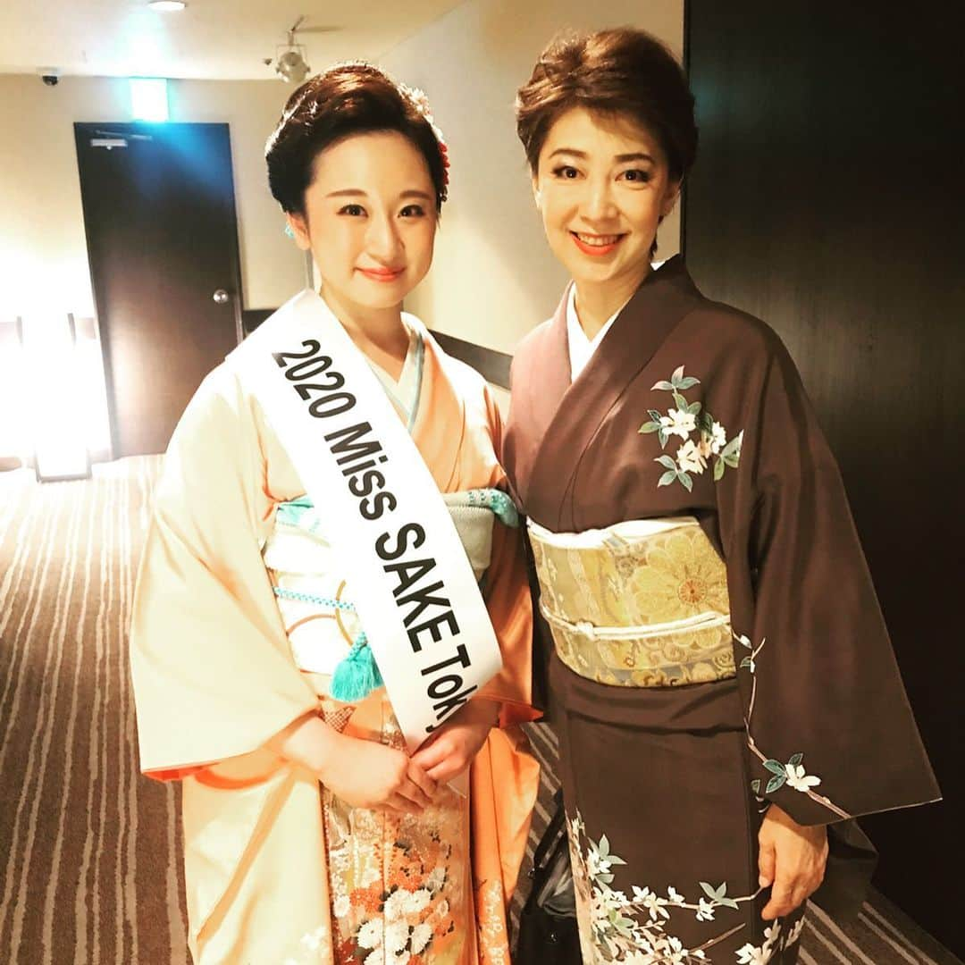 茉玲さや那さんのインスタグラム写真 - (茉玲さや那Instagram)「ご報告。 本日開催されました、2020 Miss SAKE大会最終選考において、東京大会グランプリを頂戴致しました。 東京代表として、2020年3月に京都で行われる日本大会に向けて、精進を重ねて参ります。 たくさんの応援コメントを本当にありがとうございました😌💕 #2020MissSAKE #東京代表 #いらしていた元宝塚歌劇団の #尾上五月先生」12月3日 0時39分 - sayana_egg_98