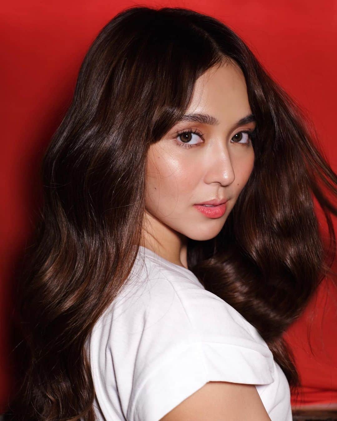 Kathryn Bernardoさんのインスタグラム写真 - (Kathryn BernardoInstagram)「Never let anyone tell you that you can’t do something “cause you’re a girl!” I’m proud to be a part of @sunsilkph’s new campaign together with these strong empowered women who prove that with the right attitude and determination, #LahatPosible. 💓」12月3日 1時32分 - bernardokath