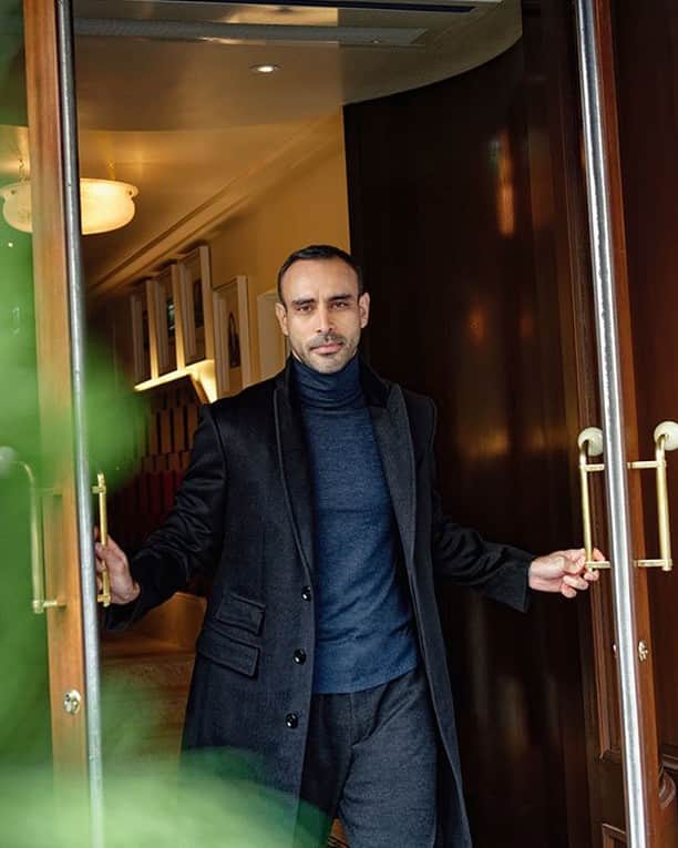 MR PORTERのインスタグラム：「In this week's Journal, the Italian interior designer Mr @fabriziocasiraghi takes to the French capital – while trying out MR PORTER’s exclusive collection from Ermenegildo Zegna. Head to the link in bio to read the full story. #MRPORTER」