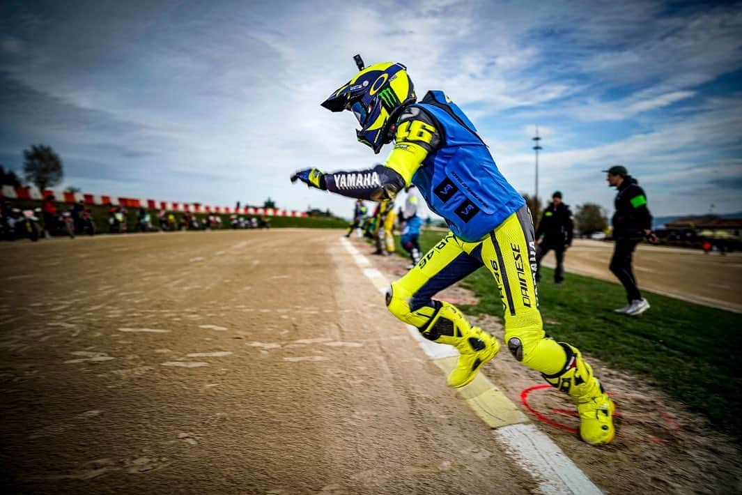 バレンティーノ・ロッシのインスタグラム：「100 km dei Campioni 2019 Sunday,Endurance Race 📸 @falex79 @camilss @gambutiphoto #100kmdeicampioni」