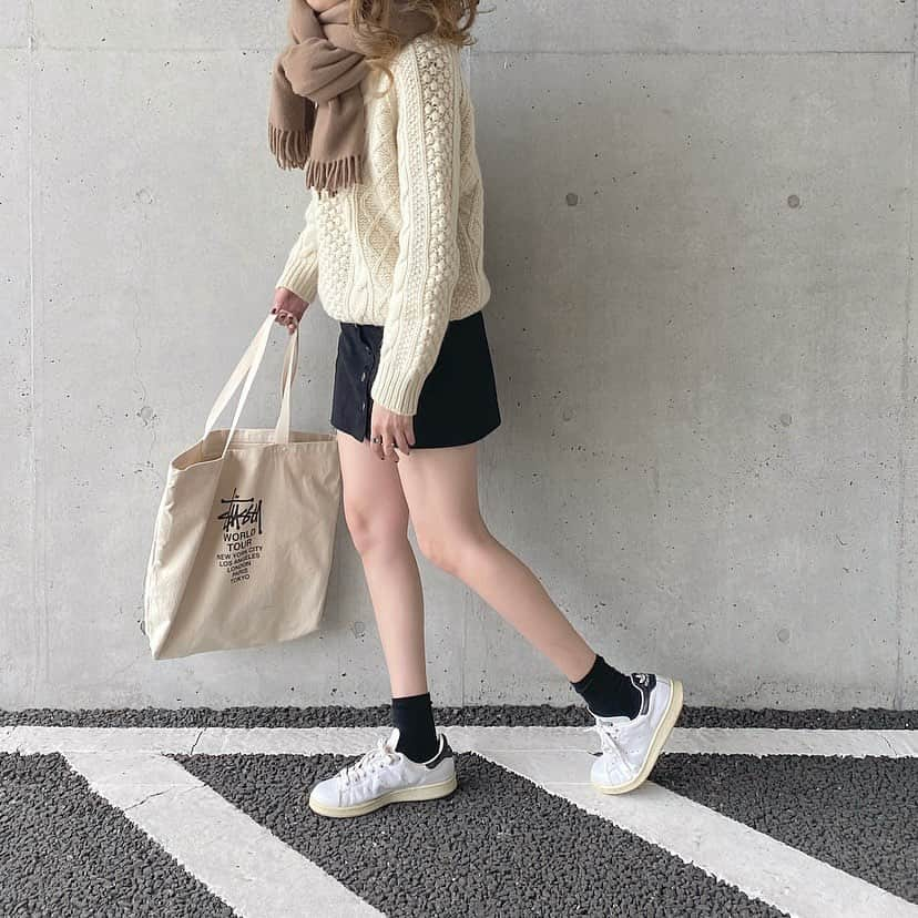 Maiさんのインスタグラム写真 - (MaiInstagram)「#ootd #ニット #マフラー #apc #stussy  コーディネートの詳細はブログに書いてます💫」12月2日 17時28分 - maimaimai1016