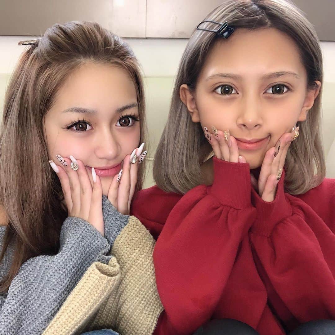 egg公式さんのインスタグラム写真 - (egg公式Instagram)「本日のeggちゃんねるは🌈﻿ ﻿ ﻿ ⭐eggちゃんねる⭐﻿ ﻿ 【ノーミラーメイク】仲良しコンビで挑戦!!衝撃の結果に...w【なぎ&あいみ】﻿ ﻿ なぎ&あいみの仲良しコンビで、ノーミラーメイクに挑戦したよ❣️﻿ あいみは約１年ぶりで、なぎは初挑戦🔥﻿ 是非、最後までみてね✨﻿ ﻿ ﻿ #egg #eggモデル #eggちゃんねる #黒GAL #強めGAL #GAL #ギャル  #ダイエット #秋 #ファッション #秋コーデ #パラパラ #冬 #ダイエット #冬 #冬コスメ #ノーミラーメイク #ノーミラーメイクチャレンジ」12月2日 17時31分 - new_eggofficial