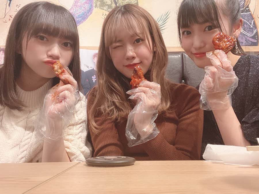 下尾みうさんのインスタグラム写真 - (下尾みうInstagram)「この前、ゆーみゅーなで、ご飯食べに行ってきたよ😘 おいしかったっっっ‼️ また行きたいな♪  #新大久保 #ヤンニョムチキン #ゆーみゅーな #AKB48 #下尾みう #miushitao」12月2日 17時35分 - miumiu1343