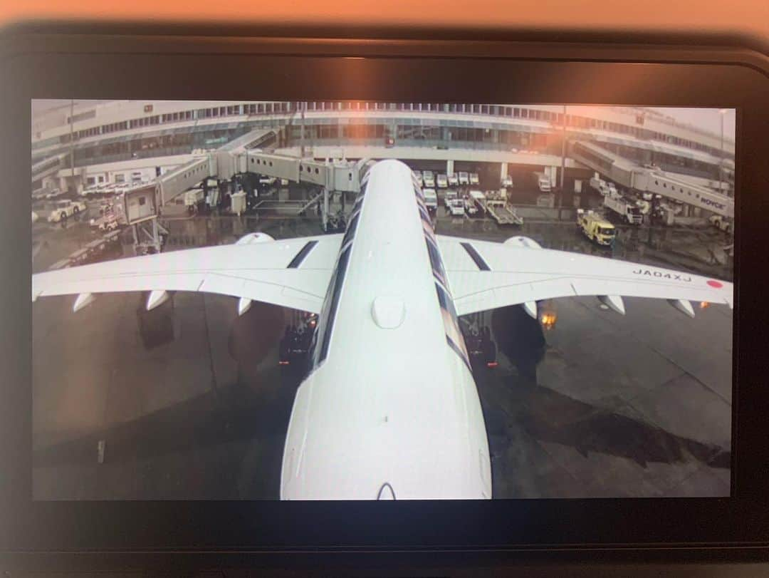 山本大希さんのインスタグラム写真 - (山本大希Instagram)「‪本日、この飛行機に搭乗しました！１枚目が現在の5人で２枚目が9年前の5人です。‬ ‪これから大急ぎで編集をして本日中に必ずYouTube動画アップします！‬ ‪#arashi #嵐 #嵐ジェット #嵐jet #a350 #jal #japanairlines #日本航空 #20thanniversary #20tharashithanksjet #arashi20thanniversary」12月2日 17時39分 - youtuber_yamamoto