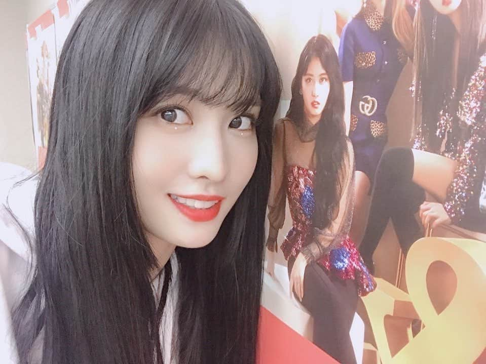 モモさんのインスタグラム写真 - (モモInstagram)「♡ [Update] 191201 - ONCE Japan Update -  #MOMO #트와이스 #모모 #平井もも #もも #TWICE ©️ owner」12月2日 17時42分 - momojype