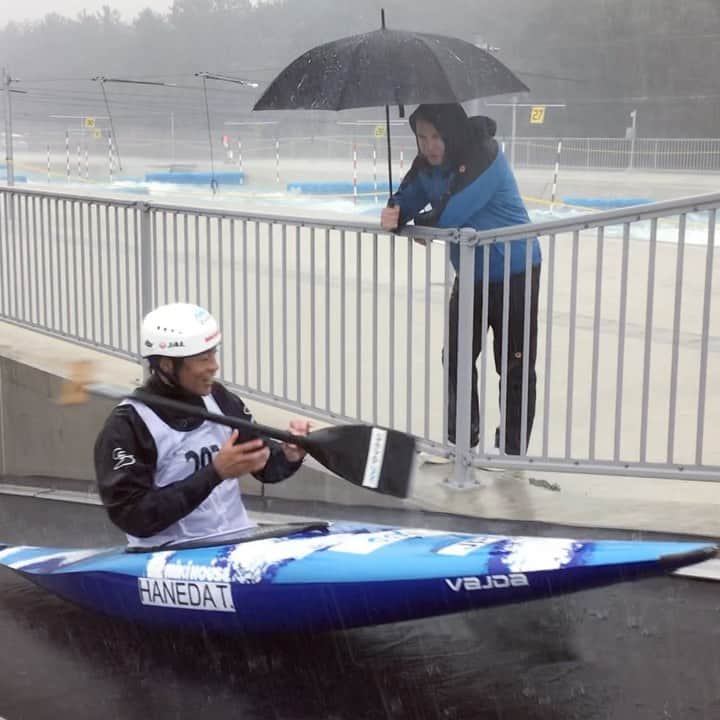 のインスタグラム：「今日で3度目の五輪コースでの公式合宿が終わりました。 冷たい大雨でしたが、コーチ陣もびしょびしょになりながら励ましてくれました。 #training #motivation #athlete #coach #Tokyo2020」