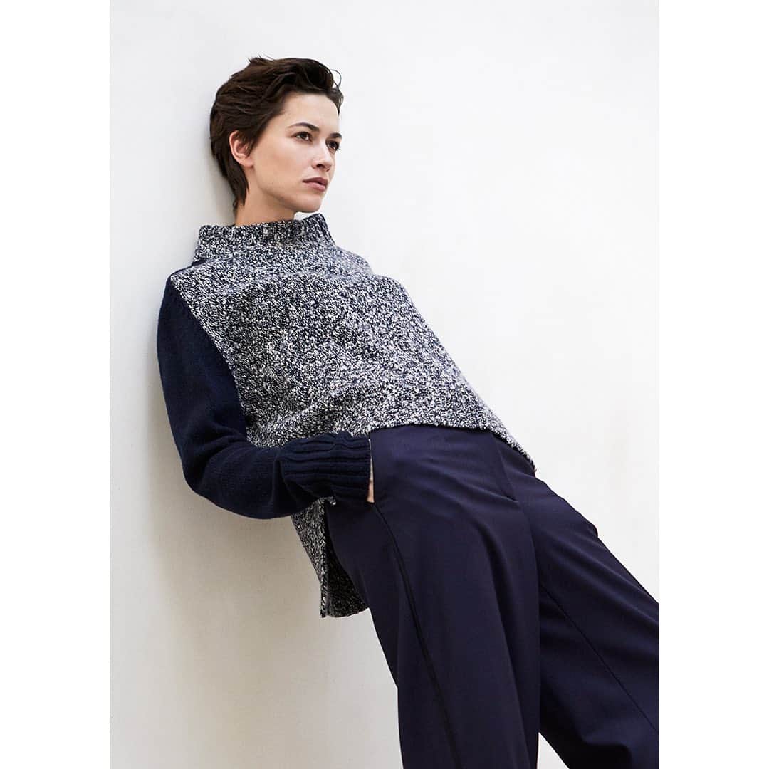 のインスタグラム：「Our first decision in the morning is often choosing what we will wear; this can itself be a mindful act and can determine how we will approach the day ahead. For a relaxed silhouette to ease you into the new week, opt for a warm oversized knit paired with wide-leg trousers #bamford #consciousshopping」