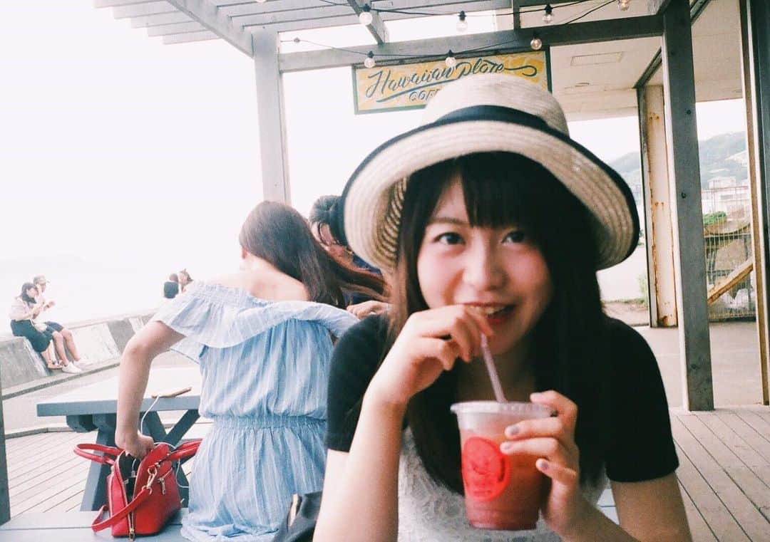 弘松菜摘のインスタグラム：「﻿ #カラベラDX #スネかじり探偵﻿ ﻿ 早くも今日いれてあと２日！﻿ 終わるの寂しい😢﻿ どのくらい寂しいかというと、﻿ 仲良しのメンバーの卒業くらい😭！！！﻿ ﻿ ﻿ あと二公演全力で！！！！﻿ ﻿ 舞台本番中は﻿ 身体が資本なので、﻿ よく寝るように﻿ 疲れるがとれるように﻿ 喉を労るようにしています﻿ ﻿ そうすると、﻿ いつもより睡眠時間が取れたりします🥺✨﻿ 睡眠は大事すぎる！！！！﻿ ﻿ ﻿ みんな睡眠ちゃんととるようにね！﻿ みんなは何時くらいに寝るの〜😴？？﻿ ﻿ ﻿ ﻿ #舞台 #舞台好きな人と繋がりたい﻿ #fg_photo_  #関西写真部share #フォロワー募集 #ファインダー越しの私の世界　#good_portraits_world #写真好きな人と繋がりたい #フィルム写真普及委員会 #フィルムに恋してる #film_japan_challenge #生活とフィルム #coregraphy #フィルムカメラ #indies_gram #icu_japan #IGersJP #tokyocameraclub #impression_shots #good_portraits_world  #film_jp #pof_ig﻿ ﻿ ﻿」