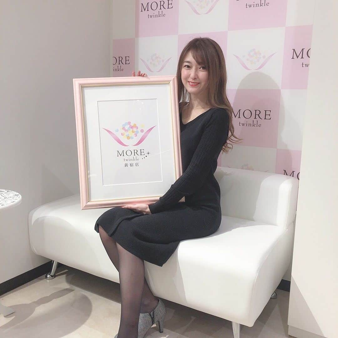 菊池かなこさんのインスタグラム写真 - (菊池かなこInstagram)「・ MOREtwinkle新宿店 @moretwinkle.shinjuku で お顔全体コラーゲン脱毛をしてきました✨ ・ シェービングからしてくれて、 かなりつるっつるになりました✨ ・ 産毛処理→クレンジング→施術→最高級コラーゲンパック の手順で1時間くらい✨ ・ スタッフさんが皆さん気さくで 施術中も楽しく会話できました❤︎ ・ ୨୧┈┈┈┈┈┈┈┈┈┈┈┈┈┈┈┈┈୨୧ #痛くない脱毛 #新宿脱毛 #ツルスベ肌 #毛穴レス #pr #コラボベース #顔脱毛」12月2日 18時20分 - canana_kanako