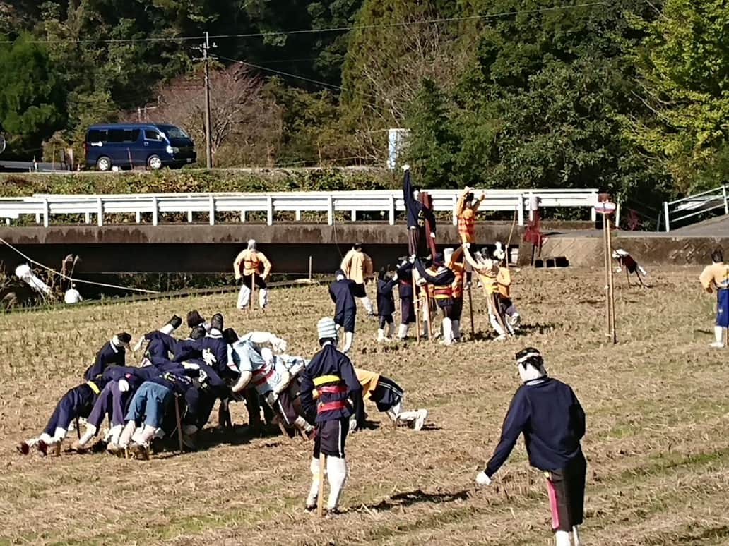 岩野理沙さんのインスタグラム写真 - (岩野理沙Instagram)「今月の佐伯深掘り漫遊記は、 本匠の大自然の巻です😊  頑張っている母ちゃんも登場しますよ❤️ お食事まで作ってくださっていて、本当に本当に本当に美味しかった‼️‼️ とくに、たけのこ寿司😍 お寿司だけで、 ８貫？も食べちゃいました笑  本匠もとっても素敵な場所でした😊是非ご覧下さい✨  #佐伯深掘り漫遊記 #ロケ #かかし #佐伯 #saiki #oita #本匠 #ラグビー #大水車 #たけのこ寿司 #グルメ #鮎」12月2日 18時42分 - risaiwano