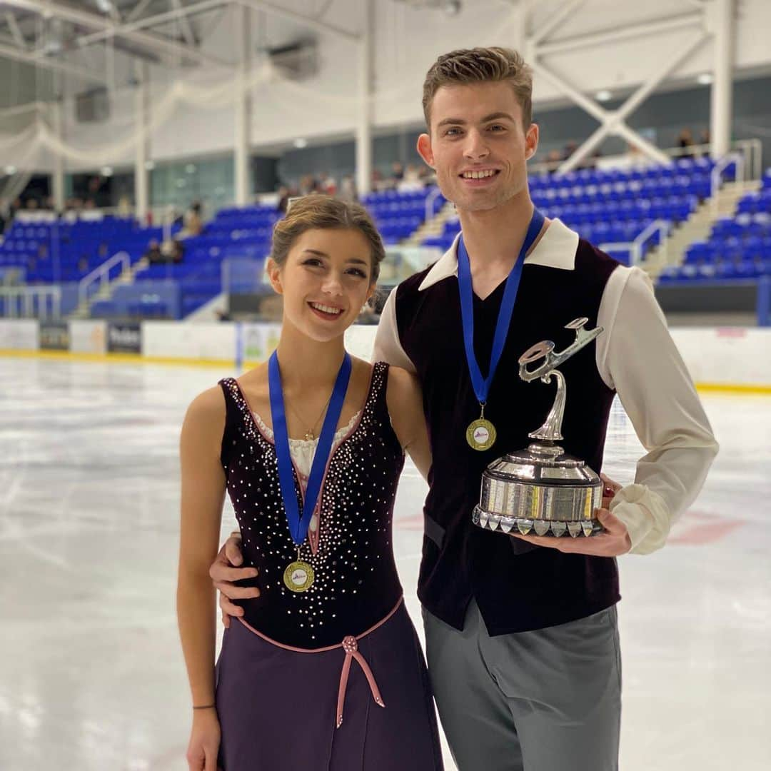 ペニー・クームズさんのインスタグラム写真 - (ペニー・クームズInstagram)「British Junior Ice Dance Champions 🥇 . . . We are so proud of you two! ♥️ . . . #proud #ice #dance #icedance #dedication #figureskating #british #britishchampion #britishchampions #1 #1st #champs #lovemyjob #athlete #coach #teamwork #iceworks #iglooicerink」12月2日 18時56分 - pennycoomes