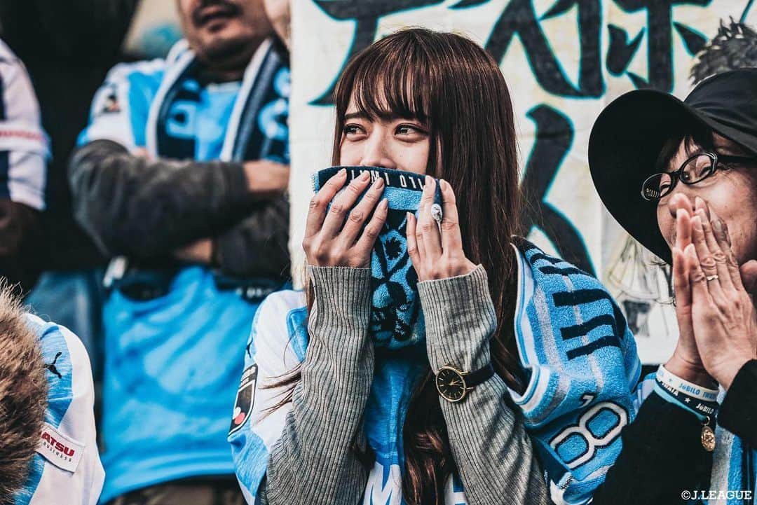 Ｊリーグさんのインスタグラム写真 - (ＪリーグInstagram)「Play Back JLEAGUE⚽️📸﻿ ﻿ 🏆#明治安田生命Ｊ１リーグ 第３３節﻿ 印象的なシーンをプレイバック🔥﻿ ﻿ #Ｊリーグ ﻿ #jleague﻿ ﻿ #ベガルタ仙台 #長沢駿﻿ #ヴィッセル神戸 #藤本憲明﻿ #FC東京  #横浜Fマリノス #仲川輝人﻿ #湘南ベルマーレ #中川寛斗﻿ #ジュビロ磐田 #八田直樹﻿ #ガンバ大阪 #アデミウソン﻿ #セレッソ大阪 #柿谷曜一朗﻿ #北海道コンサドーレ札幌 #ジェイ﻿ #soccer #football #⚽️」12月2日 19時03分 - jleaguejp