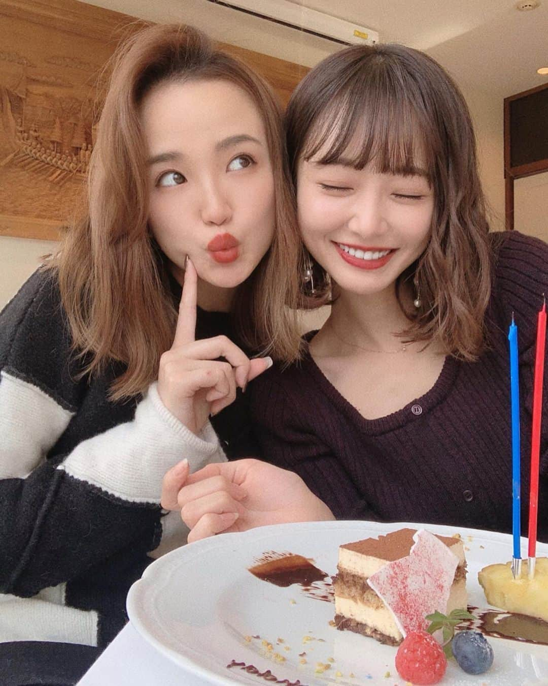 西川瑞希（みずきてぃ）さんのインスタグラム写真 - (西川瑞希（みずきてぃ）Instagram)「love...❤︎何年たってもこうやって一緒にいれてしあわせ、ありがとう🎂👭✨ . いつも元気いっぱい太陽みたいなかえでがだいすきよー// . #love #myfriend #happytime #cake」12月2日 19時42分 - mizuki_nishikawa_