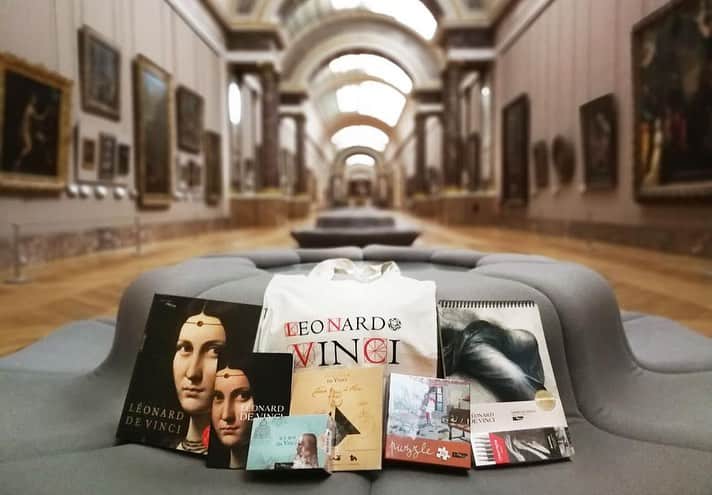 ルーブル美術館さんのインスタグラム写真 - (ルーブル美術館Instagram)「. 🇫🇷 [CONCOURS LEONARD DE VINCI] - A l’approche de Noël, Boutiques de Musées et le musée du Louvre vous offrent des cadeaux Léonard de Vinci ! 🎁 Rendez-vous en story pour découvrir les 3 lots en jeu! 👆 - 👍 Pour participer, c’est très simple : suivez les comptes du @museelouvre et de @boutiquesdemusees, likez cette publication, et dites-nous en commentaire quel lot vous souhaitez gagner et avec qui le partager ! - ⏳ Vous avez ‪jusqu’au lundi 9 décembre, 23h59‬ ! Les gagnants seront contactés par message privé. Retrouvez le règlement du jeu-concours dans la bio. - - - - 🌍 [LEONARDO DA VINCI CONTEST] - As Christmas approaches, Boutiques de Musées and the musée du Louvre offer you Leonardo da Vinci presents! 🎁 Check our story to discover the three prizes to be won! 👆 - 👍 To win one of these, it’s very simple: follow @Boutiquesdemusees and @museelouvre’s accounts, like this post and tell us in comment which prize you prefer and with whom to share it! - ⏳ You can play ‪until Monday, December 9, 11:59 p. m.‬! The winners will be contacted by direct message ‪on Tuesday, December 10.‬ Find the terms and conditions of the game in the bio! - 📷©️Musée du Louvre / Yoko Sfoggia . . . #Louvre #MuséeDuLouvre #Concours #Contest #ExpoLéonard」12月2日 20時36分 - museelouvre