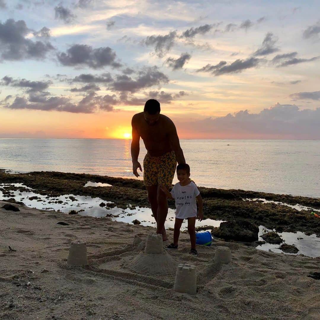 ジョー＝ウィルフリード・ツォンガのインスタグラム：「He is growing every day ... 😍🤷🏽‍♂️ #family #holidays #tsongateam」