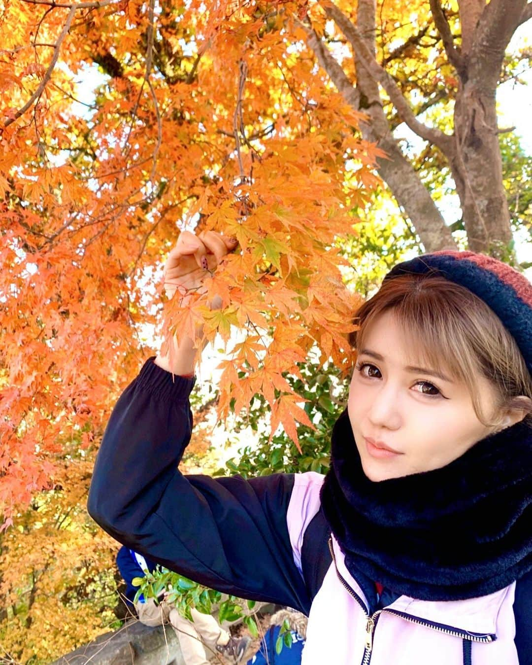 河西里音さんのインスタグラム写真 - (河西里音Instagram)「Rion × momiji 🍁 🍁 🍁 #一眼レフ #momiji  #takaozan #japanesegirl  #kouyou #mauntengirl」12月2日 20時55分 - rion_kasai