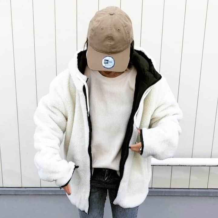 S E I K Oさんのインスタグラム写真 - (S E I K OInstagram)「✒ .  いつもの らくちんカジュアル🙆 .  Outer/@2nd_coast  Tops/#UNIQLO  #ワッフルクルーネックT  Denim/#ovovo  Shoes/#converse  Cap/#newera .  1枚目の ふいうち感😂 .  #着回し#着回しコーデ#ユニクロ#ユニクロコーデ#ユニジョ#uniqlo_ginza #カジュアル#カジュアルコーデ#プチプラ#プチプラコーデ#コンバース#大人カジュアル#スニーカー#シンプル」12月2日 20時56分 - seco_days