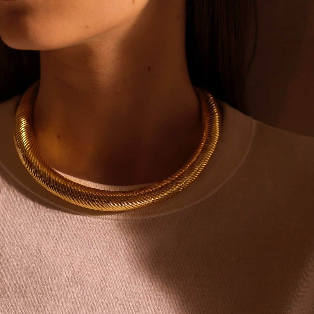 オーレリービダマンのインスタグラム：「Monday necklace #amarée #aureliebidermann」