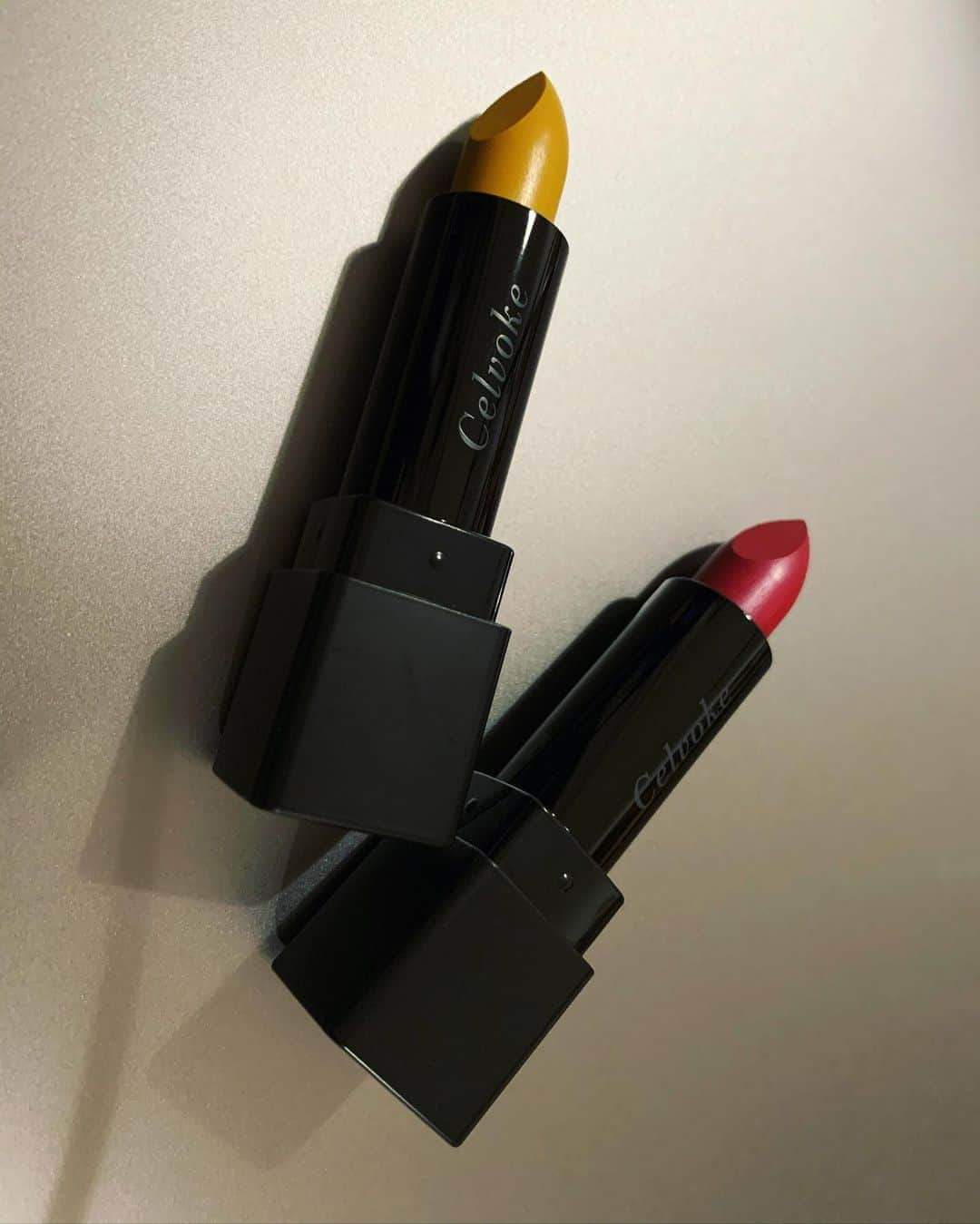 菜乃花さんのインスタグラム写真 - (菜乃花Instagram)「仲間入りしたセルヴォークのリップ💄﻿ ﻿ EX05：プレイフルローズ﻿ EX07：ノーブルイエロー﻿ ﻿ その季節にあった限定色は欲しくなる☺️」12月2日 21時08分 - nanoka0707