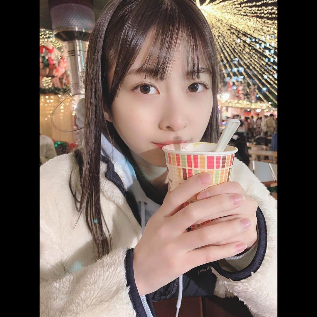 松岡はなのインスタグラム：「お母さんとクリスマスマーケット🐇🎄✨」