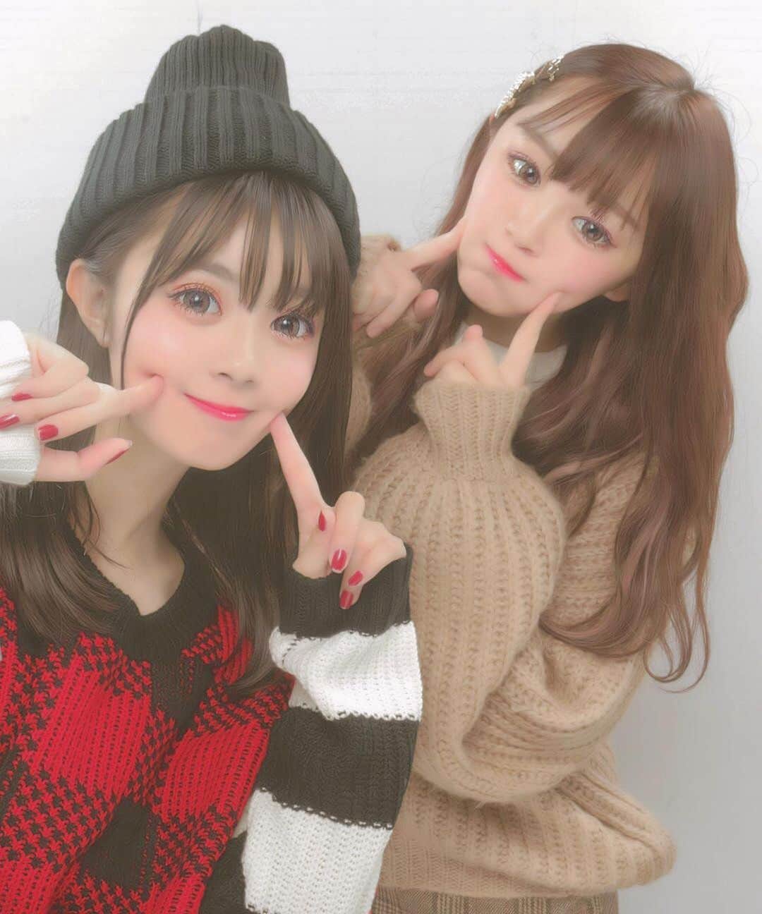 のインスタグラム：「#鼻からタグ 😹 今日はゆなと買い物いてきたお」