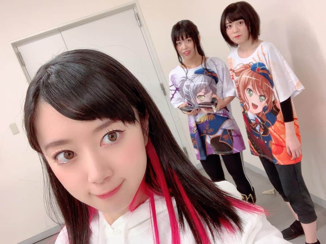 のインスタグラム：「チーム関西！  #bangdream #バンドリ#roselia」