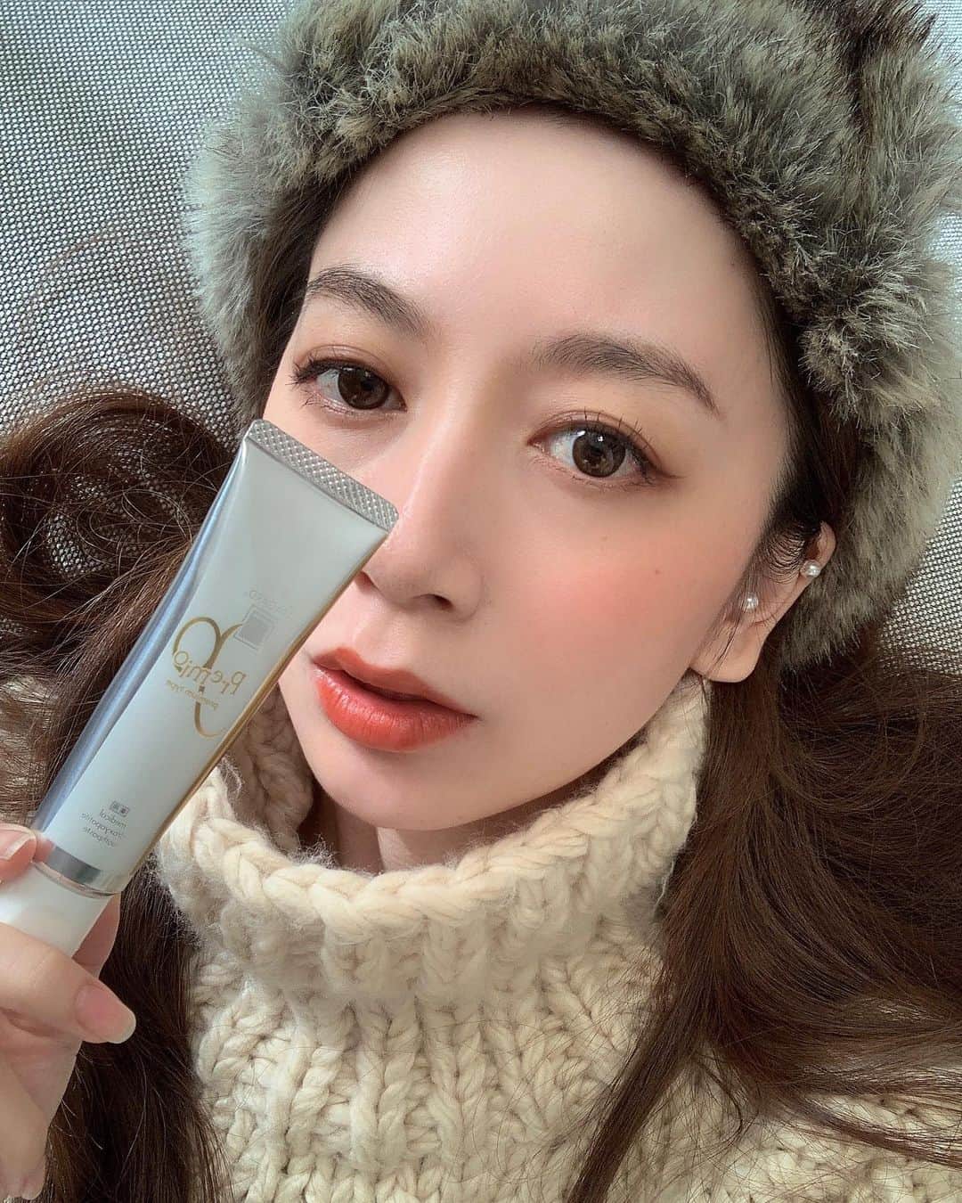 ungrid_minamiのインスタグラム：「. 白い歯に導いてくれると定評のあるアパガードをいただきました💓  歯の自然な白さを引き出してくれるみたいで、結婚式以来ホワイトニングも怠っていたからありがたい🙏 歯は命って言葉もあるくらい大事ですよね💜  デザインもお洒落だから持ち運んでランチ後にもおすすめです‼︎ #アパガード #美白 #アパガードプレミオ #pr」